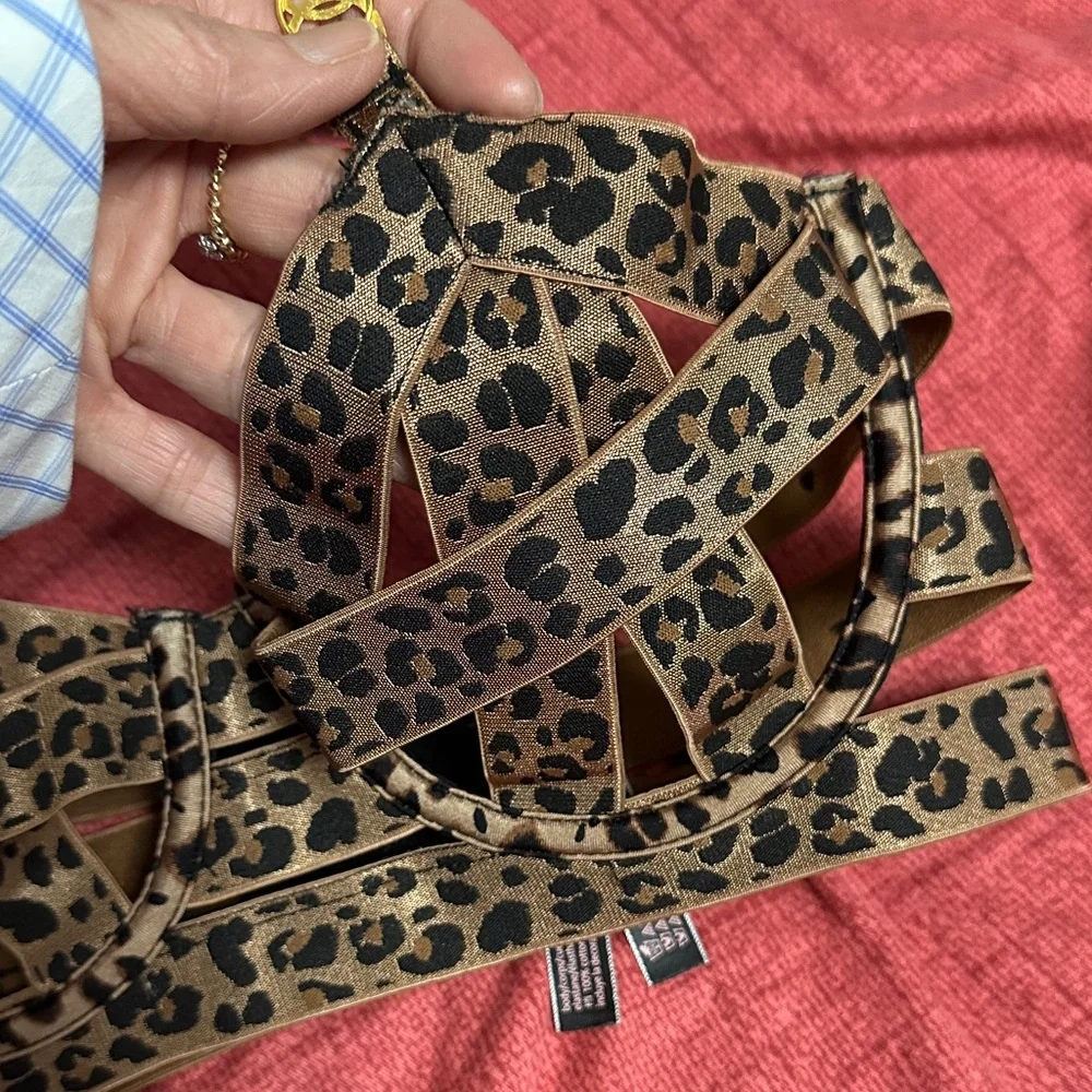 Victoria’s Secret tiger print very sexy bra - Picture 6 of 6